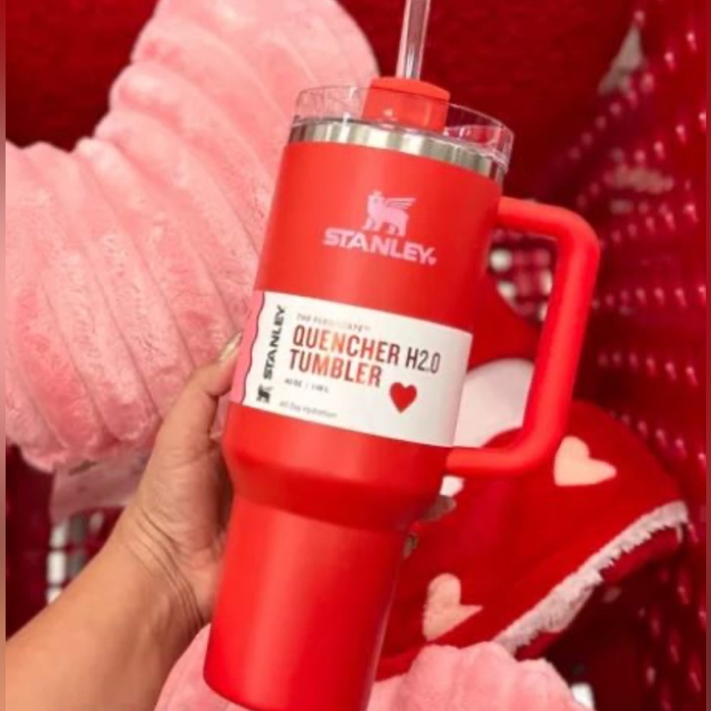 Stanley 40 oz Target Exclusive Quencher H2.0 Valentines Red Limited Edition NIB